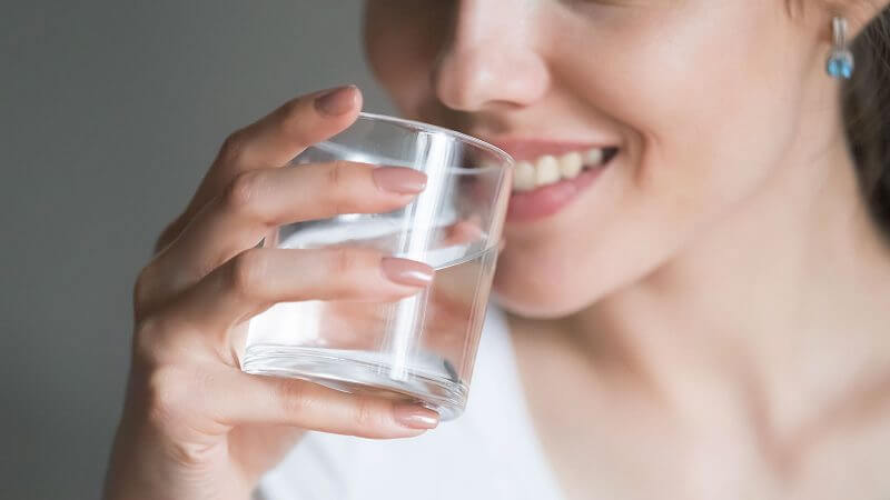 متى تظهر نتائج شرب الماء على البشرة؟